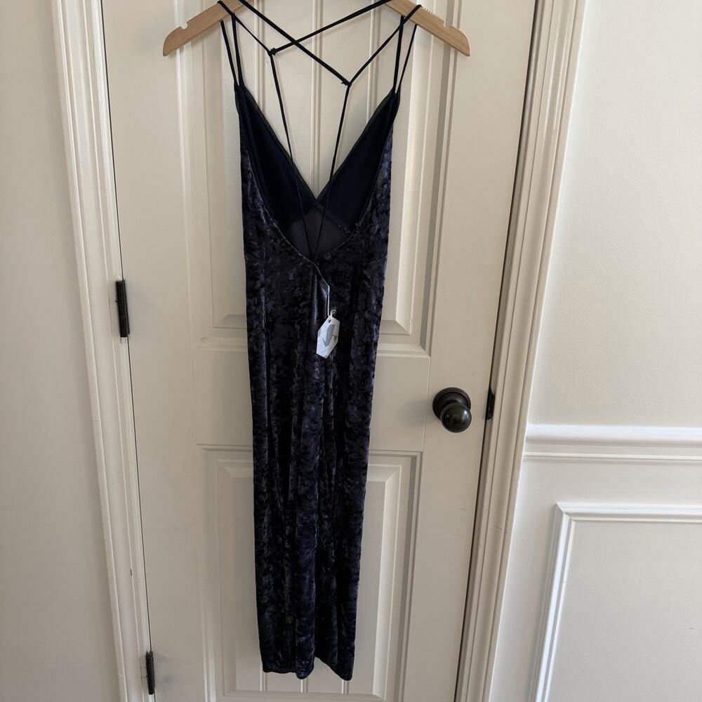 NWT Paper Crane Crushed Velvet Navy Blue Slip Dress Women’s Size Small - Picture 4 of 15